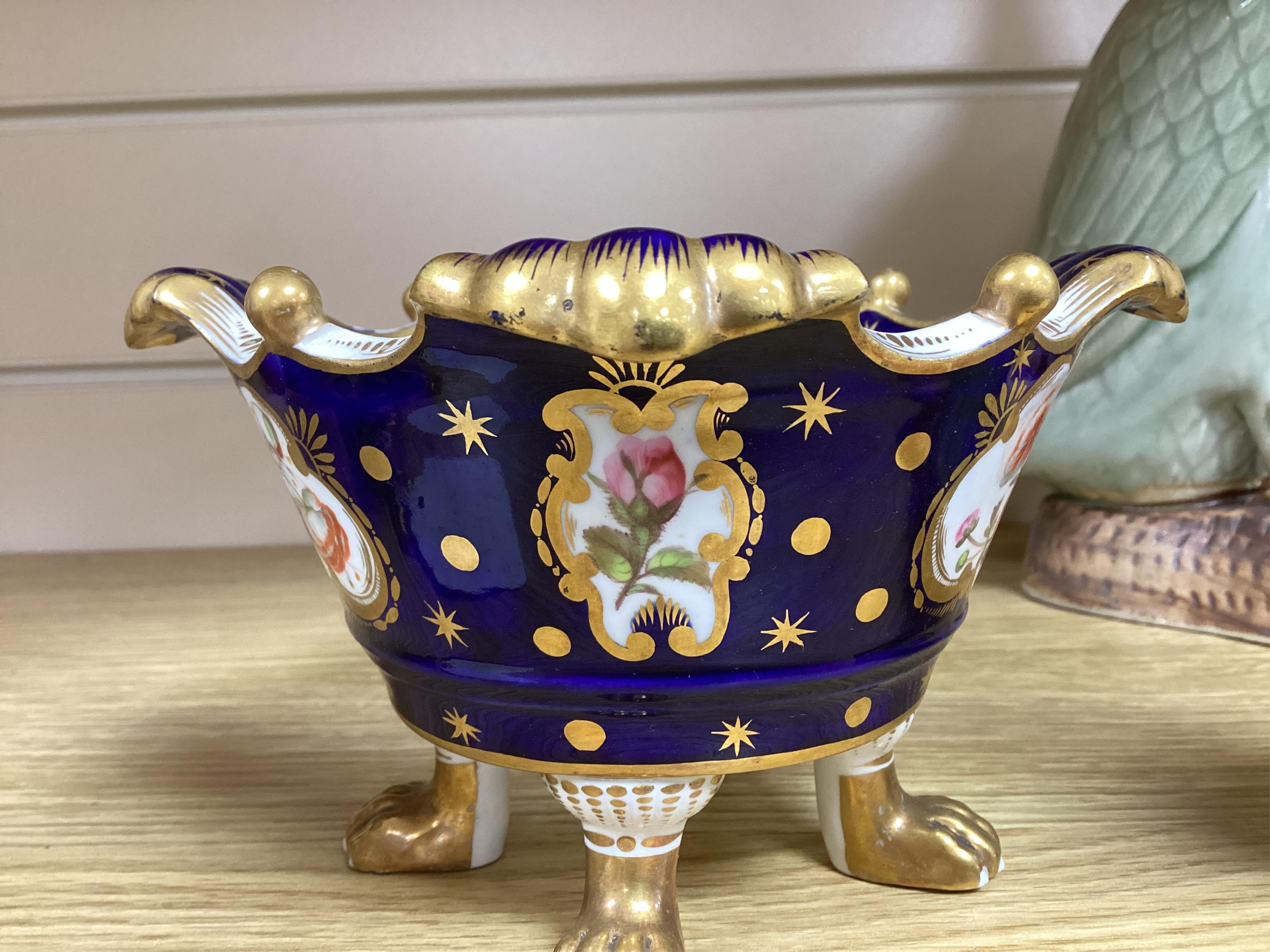 A pair of early 19th century Spode footed pastel burners, lacking covers, 9.5cm